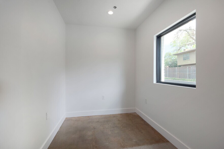 More Photos Of 5602 Clay Ave, Austin Loft Creative Space For Lease