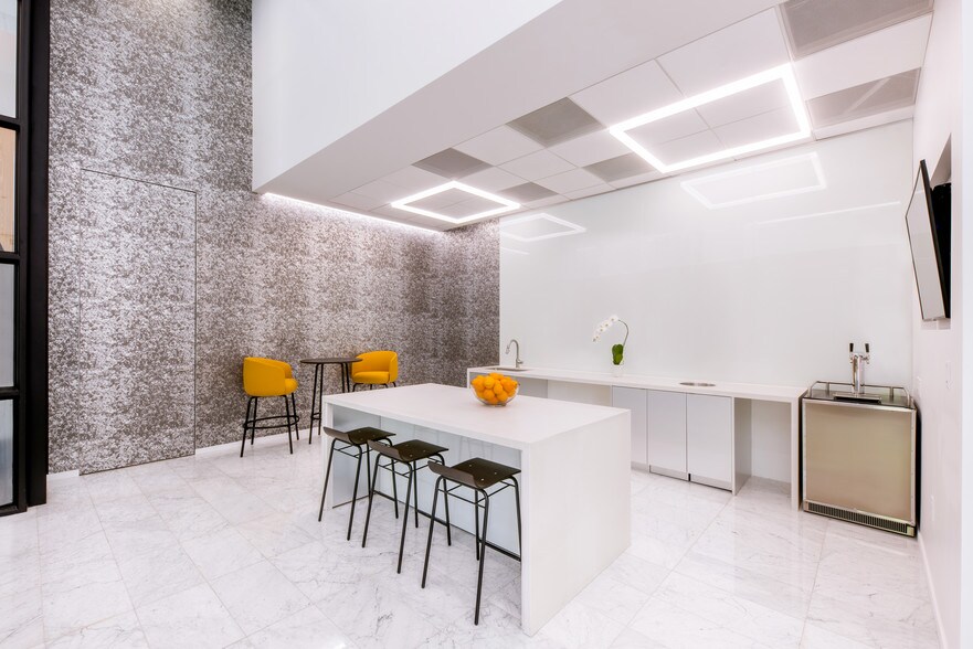 More Photos Of 3710 Rawlins St, Dallas Office For Lease