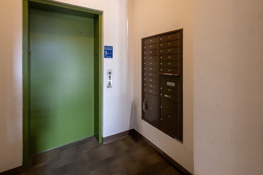 More Photos Of 1351 N Hanley Rd, University City Apartments For Sale