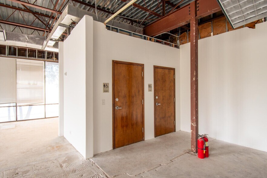 More Photos Of 6000-6064 Ingram Rd, San Antonio Unknown For Lease