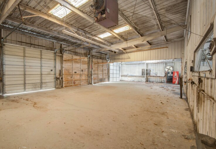 More Photos Of 213 S Columbia Dr, West Columbia Industrial For Sale