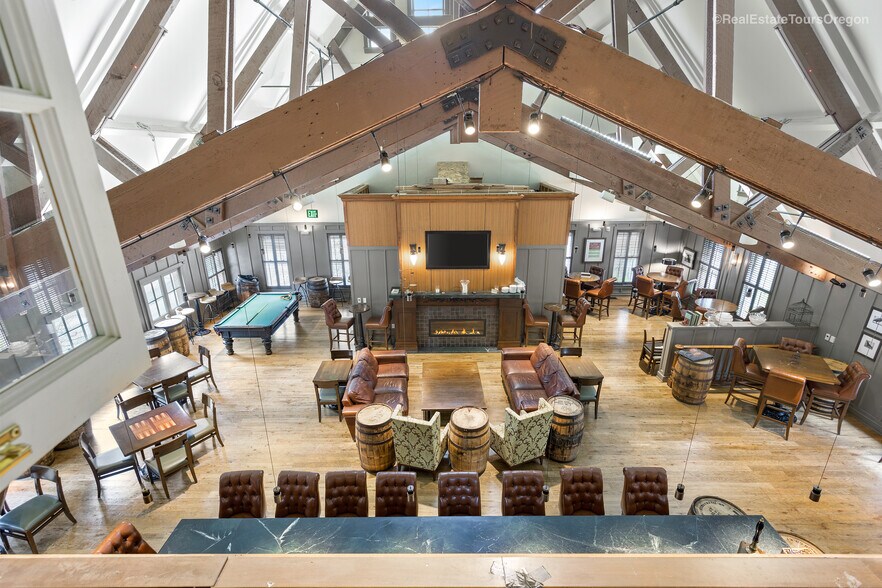 More Photos Of 1331 SW Broadway St, Portland Restaurant For Sale