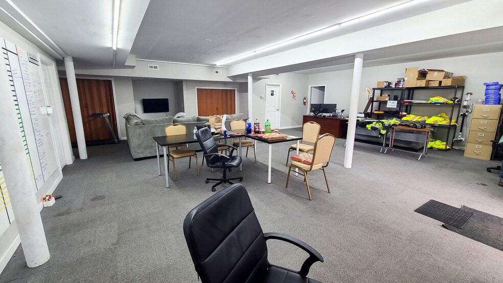 More Photos Of 9 Linwood Ave, Erlanger Loft Creative Space For Lease