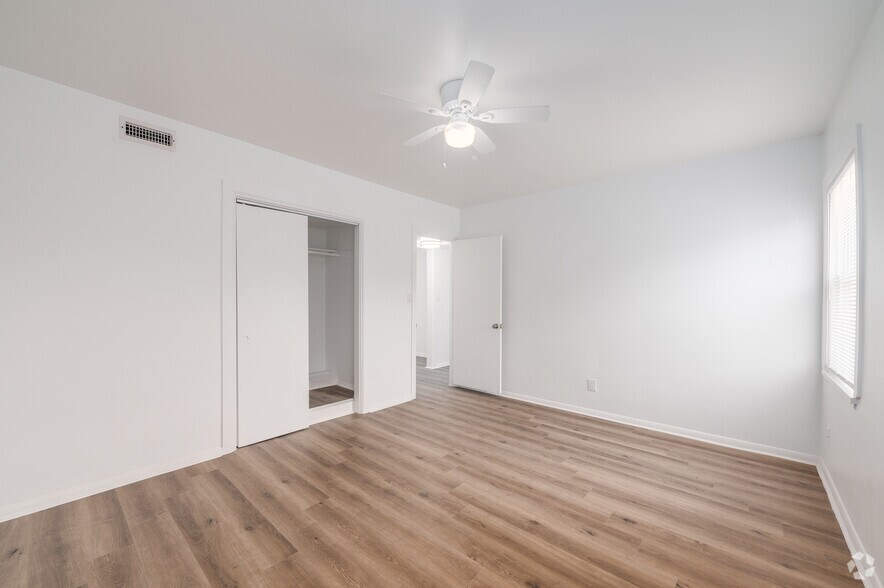 More Photos Of 20000 Van Aken Blvd, Shaker Heights Apartments For Sale
