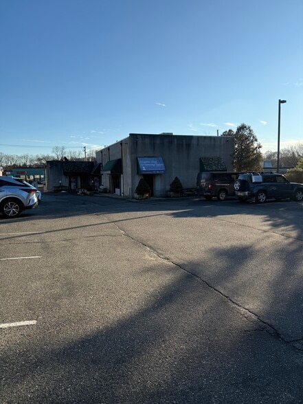 More Photos Of 3021-3023 Jericho Tpke, East Northport Storefront For Sale