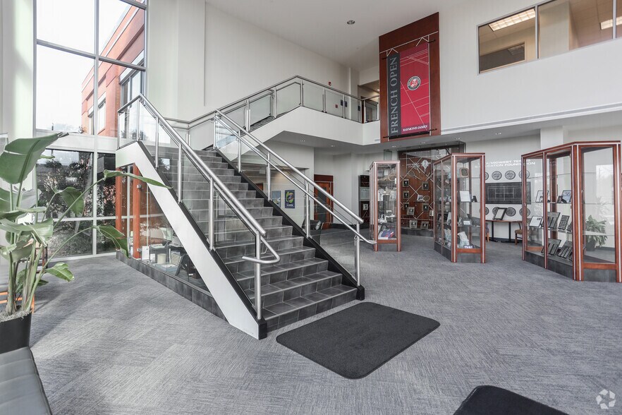 More Photos Of 1310 E 96th St, Indianapolis Office For Lease