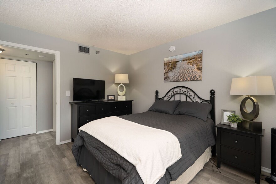 More Photos Of 1029 7th Ave E, Bradenton Apartments For Sale