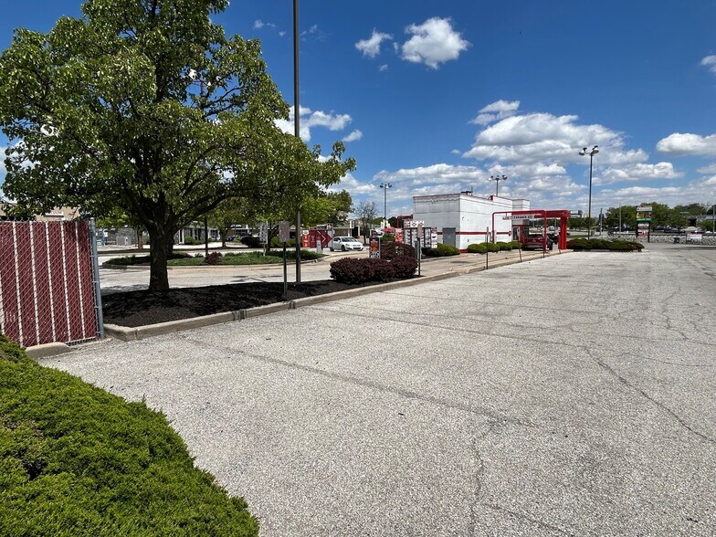 More Photos Of 6022 W Jefferson Blvd, Fort Wayne Fast Food For Lease