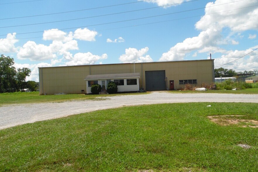More Photos Of 1117 N Locust Ave, Lawrenceburg Industrial For Sale