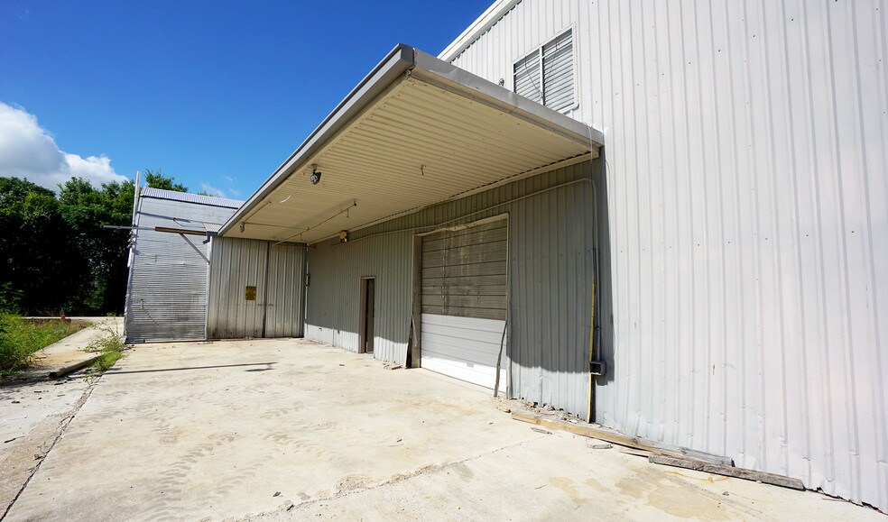 More Photos Of 601 W 2nd St, Taylor Warehouse For Lease