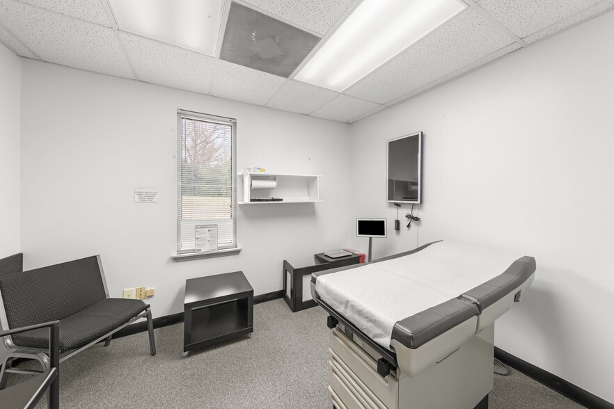 More Photos Of 1414 Ellen St, Monroe Medical For Sale
