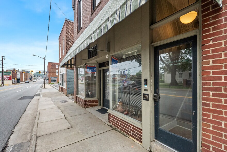 More Photos Of 215 W 3rd St, Farmville General Retail For Sale