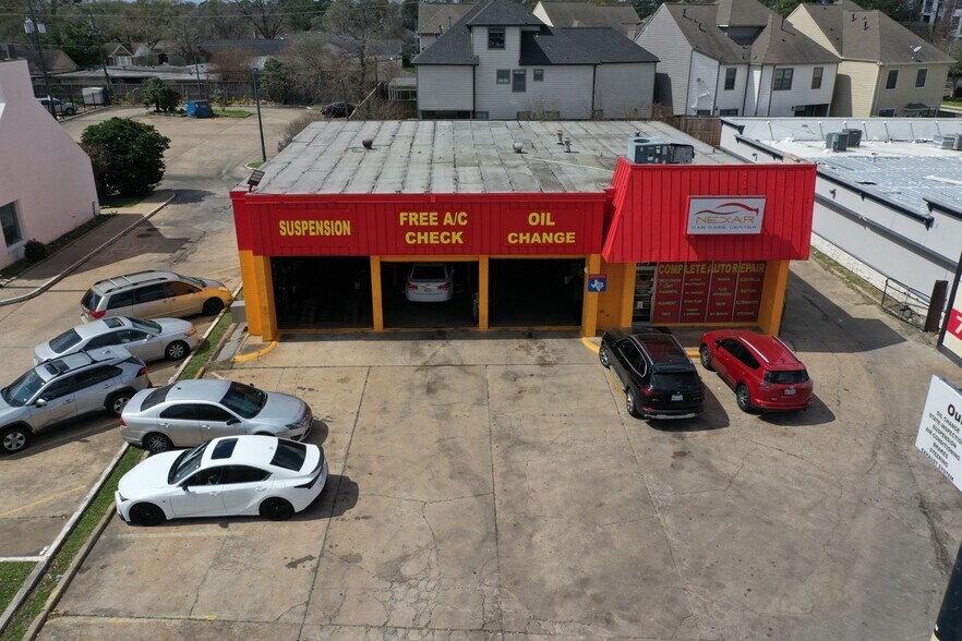 Primary Photo Of 2902 Hillcroft Ave, Houston Auto Repair For Lease