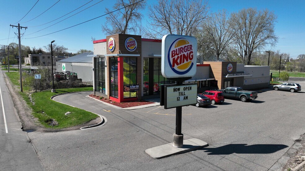 Primary Photo Of 2535 Division St N, North Saint Paul Fast Food For Sale