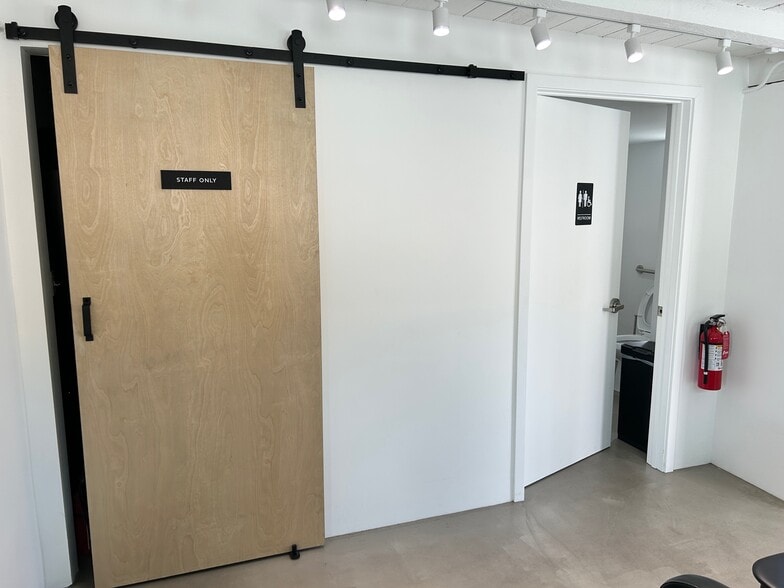 More Photos Of 327 S San Gabriel Blvd, San Gabriel General Retail For Sale