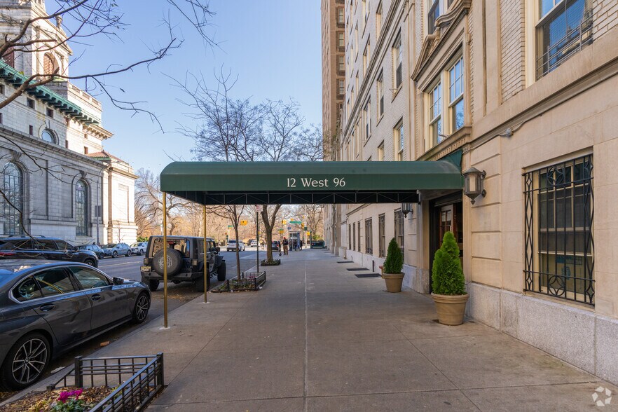 More Photos Of 12 W 96th St, New York Apartments For Sale