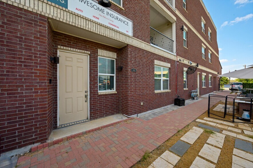 More Photos Of 251 S Mill St, Lewisville Apartments For Sale