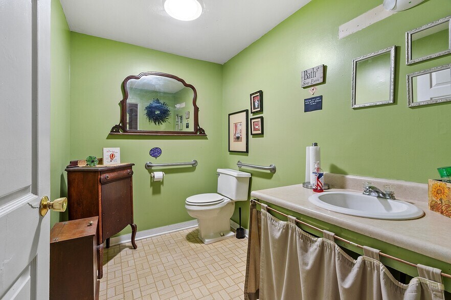 More Photos Of 61-63 Glenallen St, Winchendon Restaurant For Sale