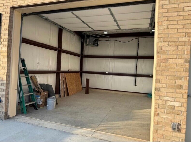 More Photos Of 4417 NW 39th St, Oklahoma City Freestanding For Sale