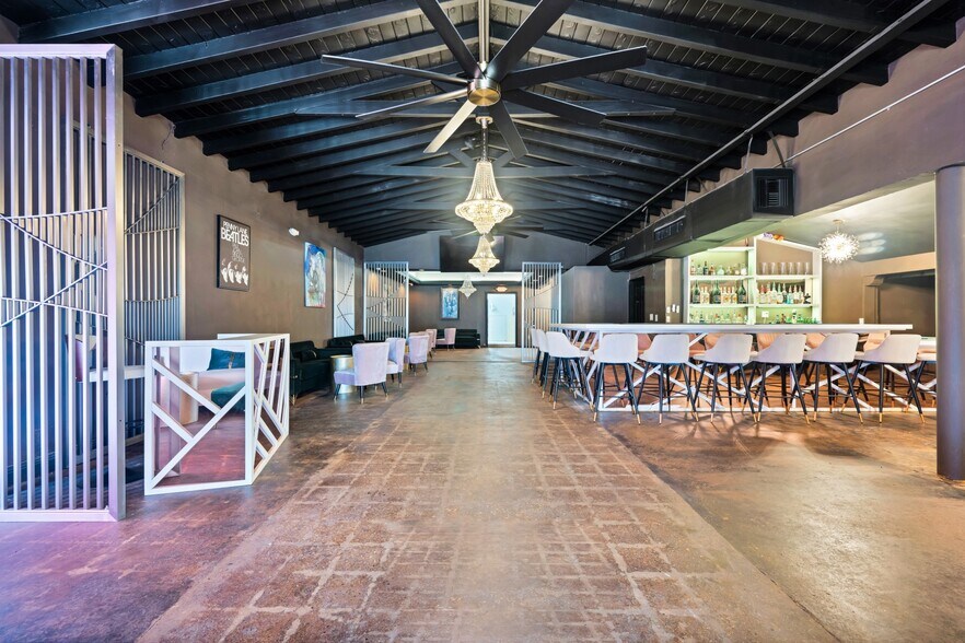 More Photos Of 1517 E Las Olas Blvd, Fort Lauderdale Bar For Lease