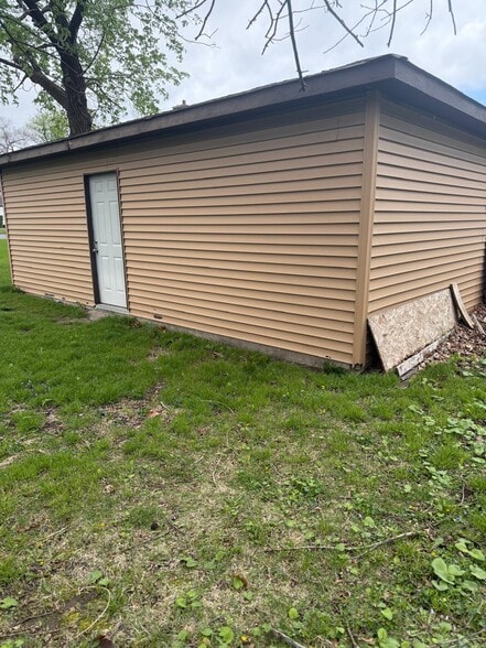 More Photos Of 15109 S Dillman St, Plainfield Religious Facility For Sale