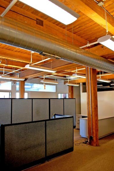 More Photos Of 700 N Sacramento Blvd, Chicago Loft Creative Space For Lease