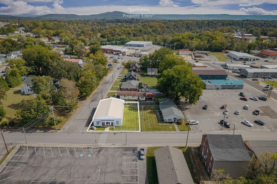 Primary Photo Of 310 N Spring St, McMinnville General Retail For Sale