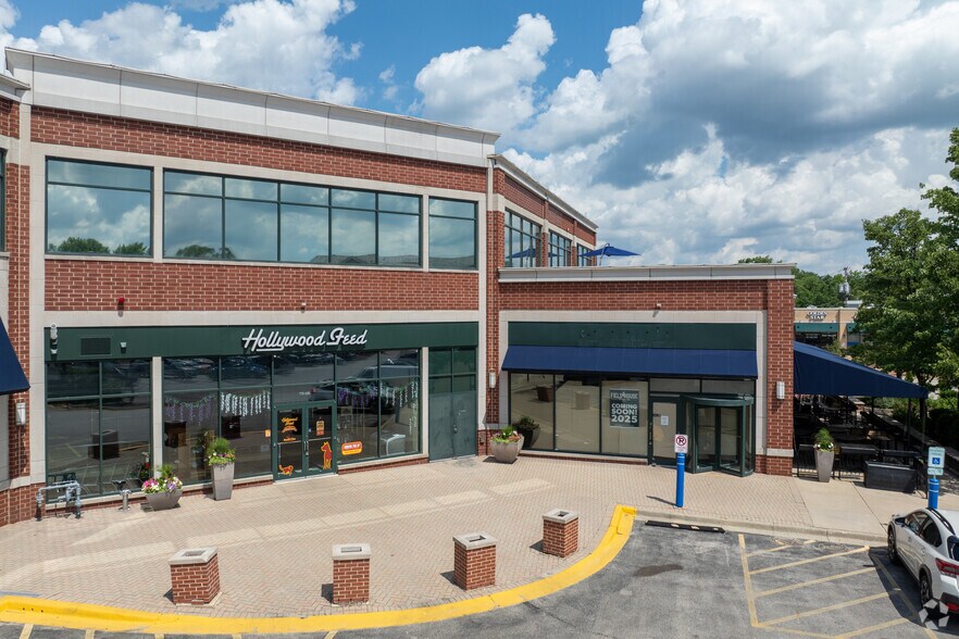 More Photos Of 775 Waukegan Rd, Deerfield Storefront For Lease