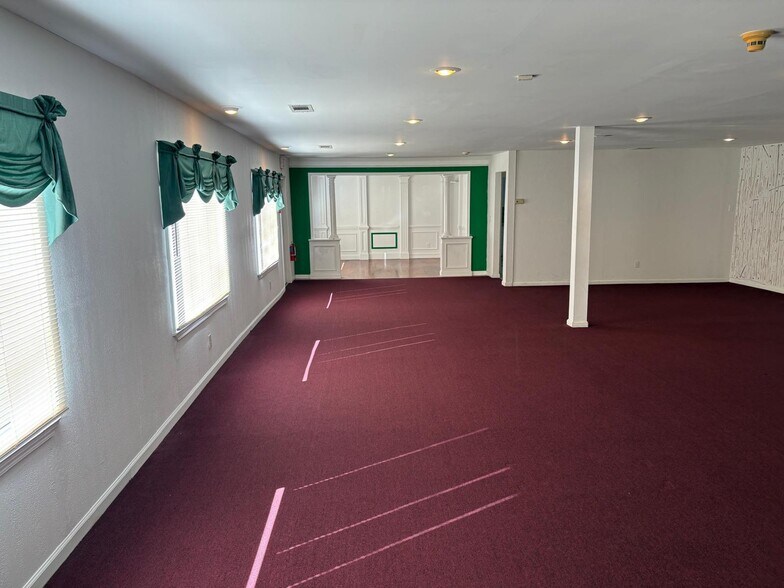 More Photos Of 5712 Redan Rd, Stone Mountain Office For Sale