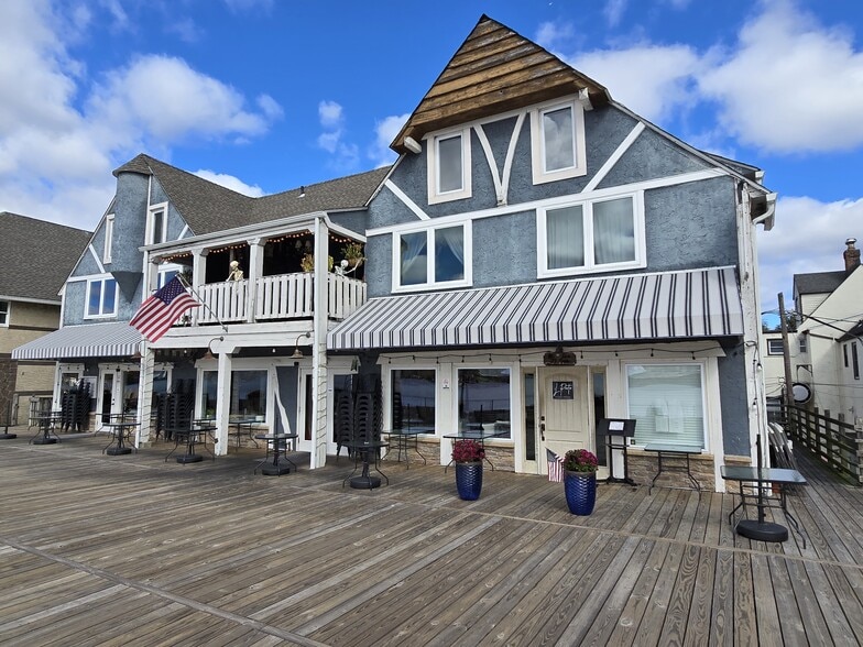 More Photos Of 7 Boardwalk, Sparta Restaurant For Sale