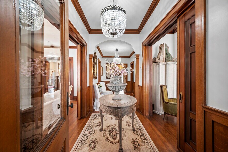 More Photos Of 610 W Washington St, Sandusky Specialty For Sale