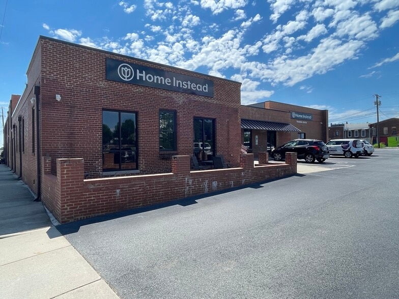 More Photos Of 30 E 1st St, Lexington Storefront Retail Office For Lease