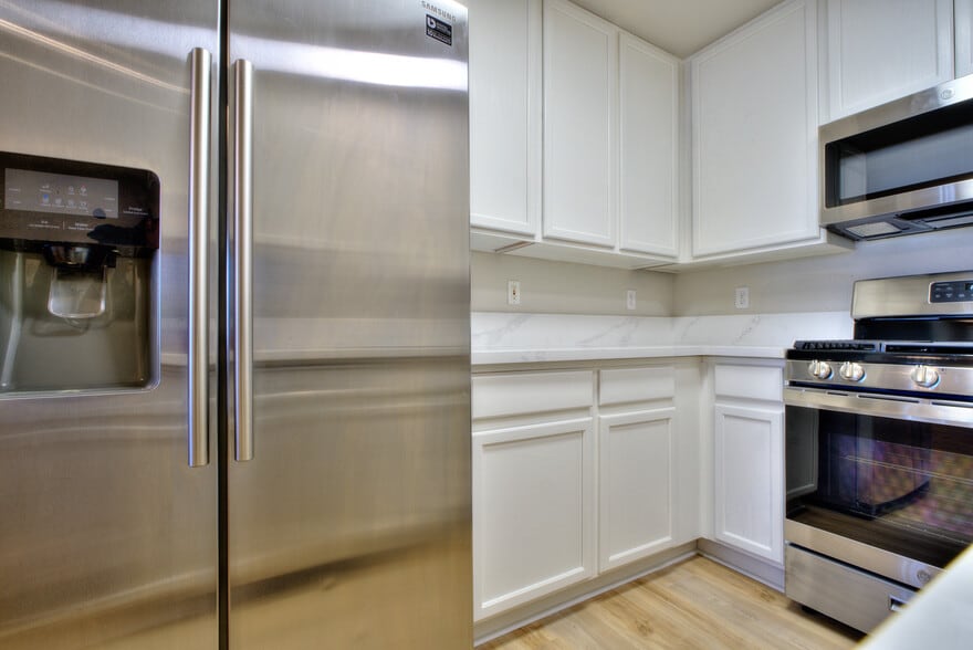 More Photos Of 1080 E Monte Vista Ave, Turlock Apartments For Sale