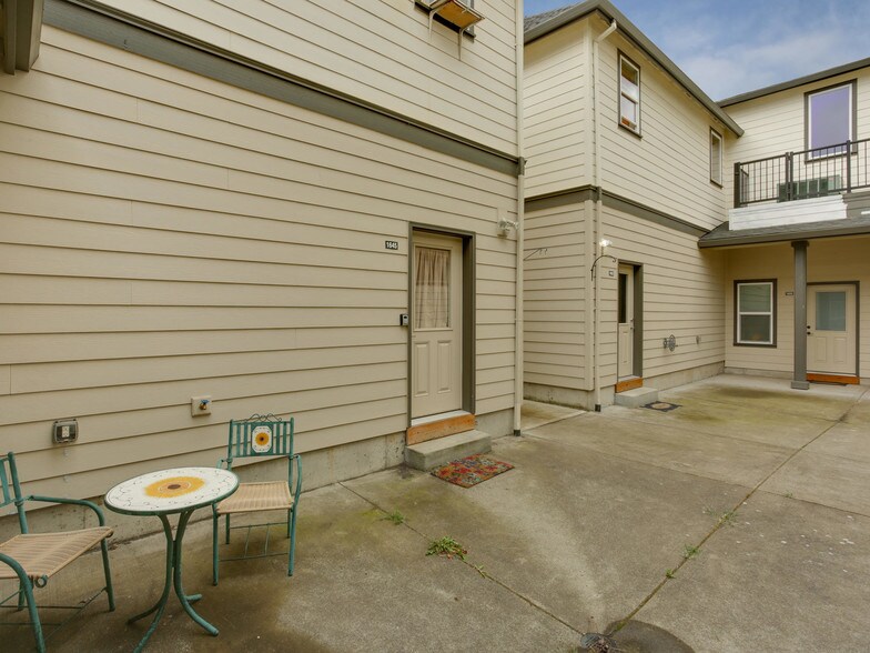 More Photos Of 1647 NE Market Dr, Fairview Apartments For Sale