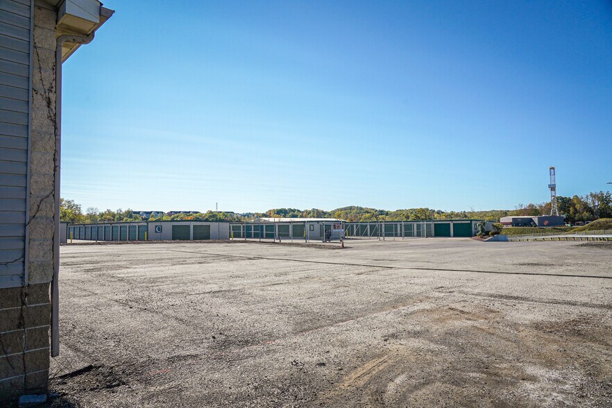 More Photos Of 102 Cecil Henderson Rd, Canonsburg Service For Lease