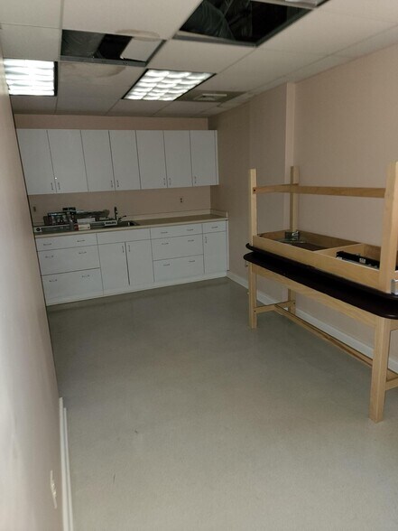 More Photos Of 27 Hospital Ave, Danbury Medical For Lease