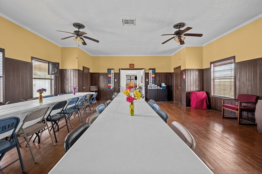 More Photos Of 1208 W Clayton St, Dayton Medical For Sale