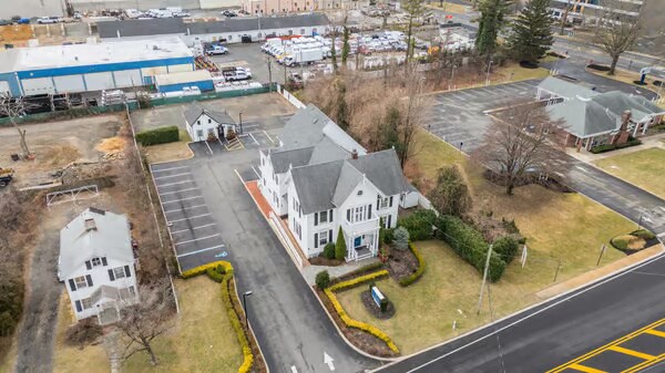 More Photos Of 535 Sycamore Ave, Shrewsbury Medical For Sale