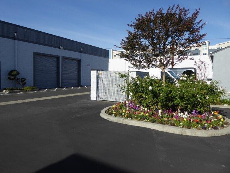 More Photos Of 1415-1441 Gardena Ave, Glendale Warehouse For Lease
