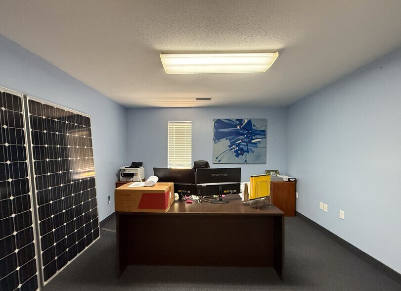 More Photos Of 2335 Columbia Hwy, Pulaski Office For Sale