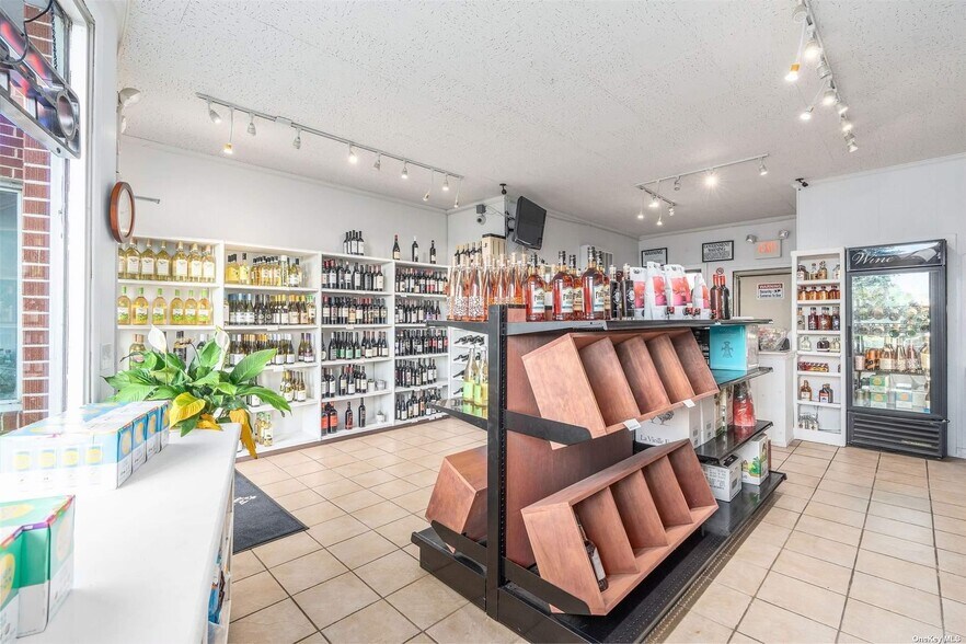 More Photos Of 5087 Sound Ave, Riverhead Storefront Retail Residential For Sale