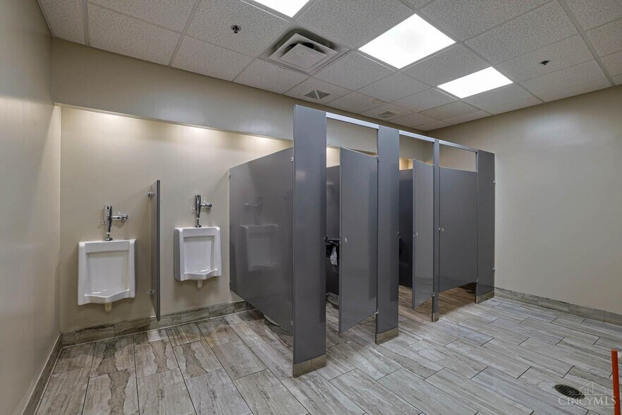 More Photos Of 6951 Cintas Blvd, Mason Office For Sale