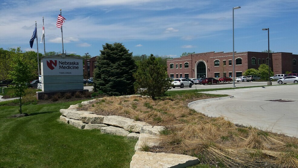 More Photos Of 3906 Raynor Pky, Bellevue Unknown For Sale