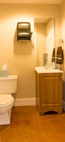 More Photos Of 4498 49th St N, Saint Petersburg Office For Sale