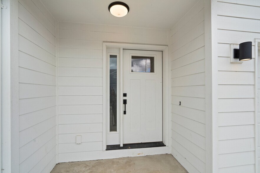 More Photos Of 1013 Peach Rd, Winlock Apartments For Sale