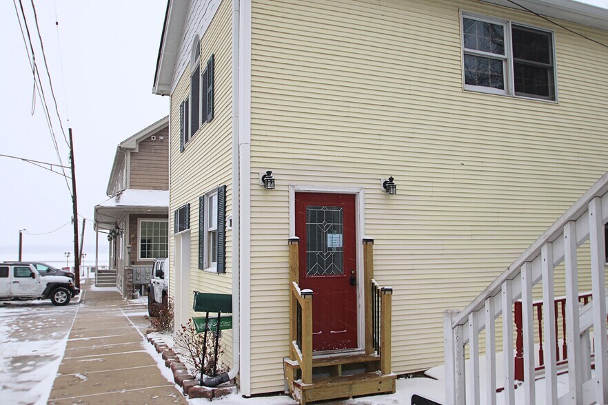 More Photos Of 34 W Grand Ave, Fox Lake Loft Creative Space For Lease