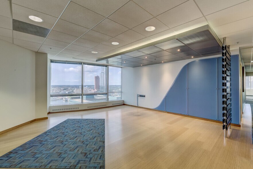More Photos Of 300 E Lombard St, Baltimore Office Residential For Lease