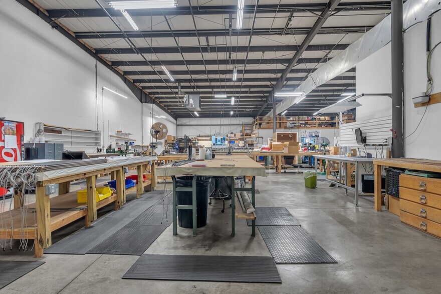 More Photos Of 197 Alder Dr, North Aurora Warehouse For Sale