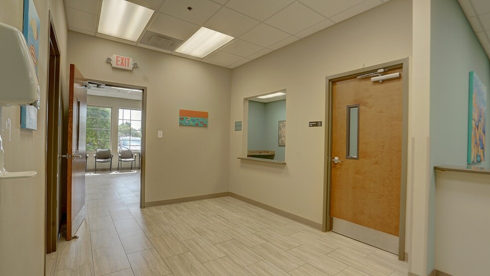 More Photos Of 3230 Interstate 30, Mesquite Medical For Lease