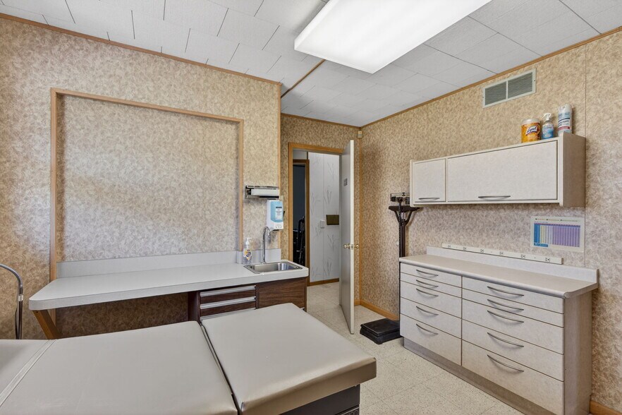 More Photos Of 6534 Sullivan Trl, Wind Gap Office For Sale